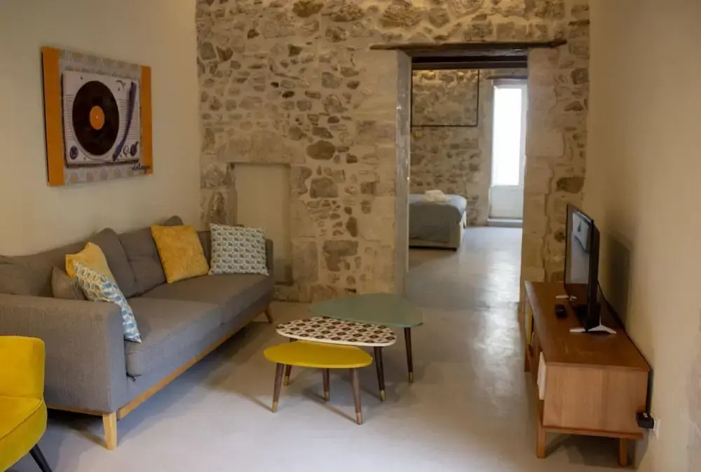 Sr-i754-giude36a1 - Ares Vintage Apartment