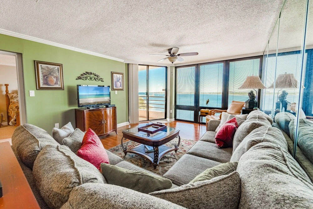 Lagoon Towers 606