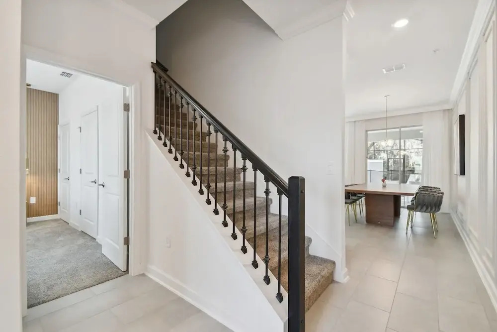 Storey Lake - Private Pool- King Bed - 4BD/3BA
