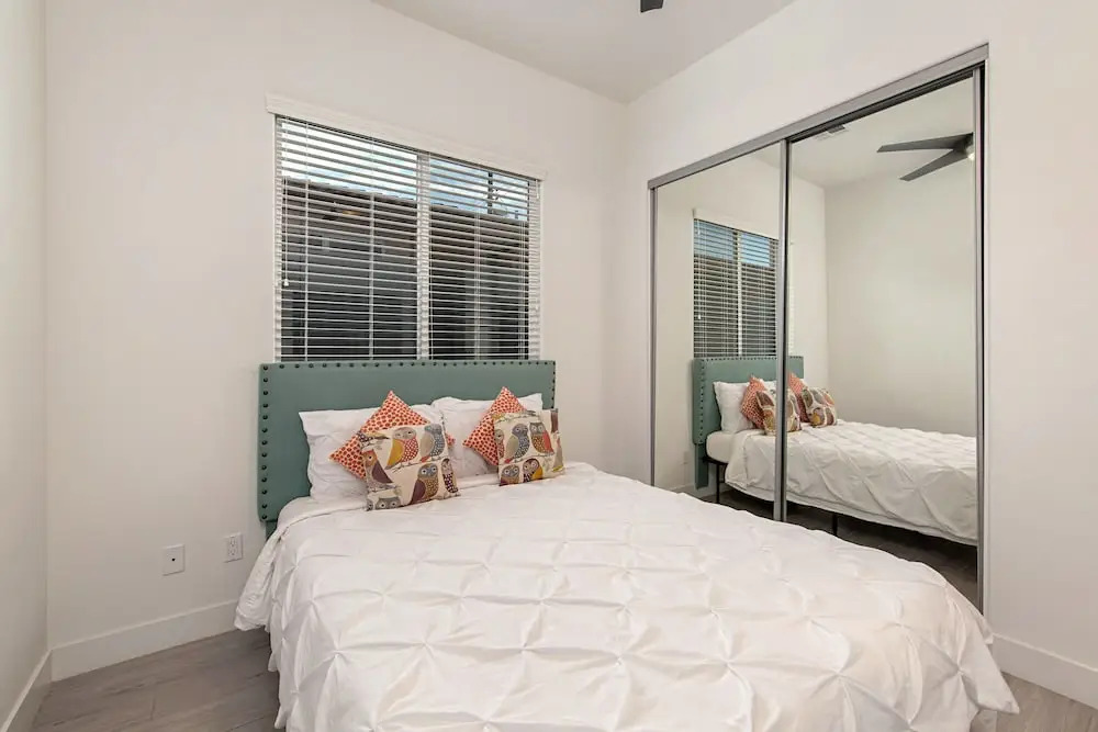 New With Pool + Hot Tub, Close To Downtown 4 Bedroom Home