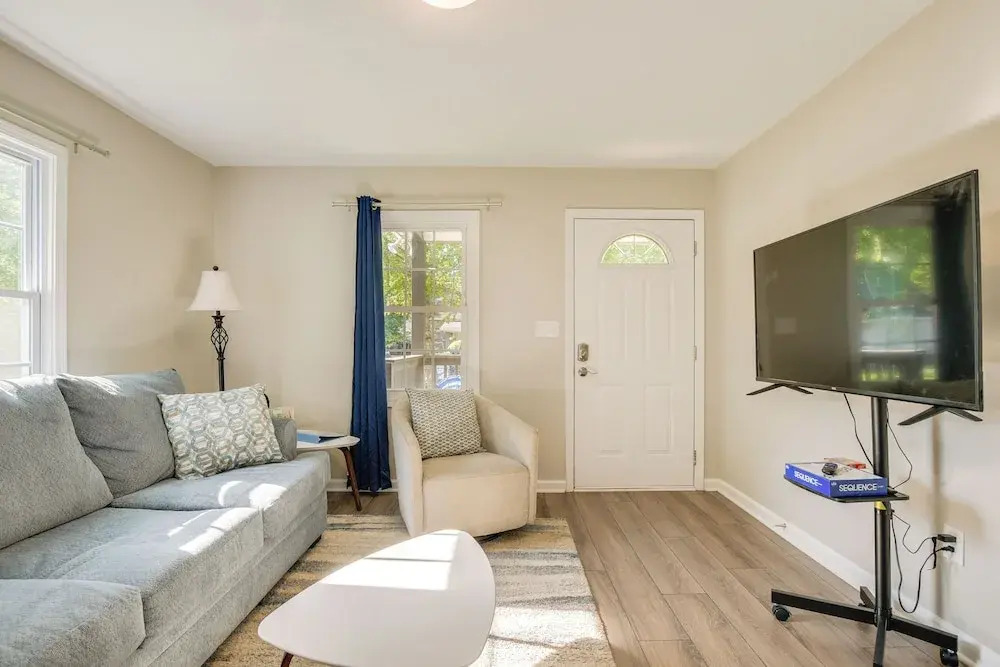 Charming Greenville Home w/ Yard: 3 Mi to Downtown