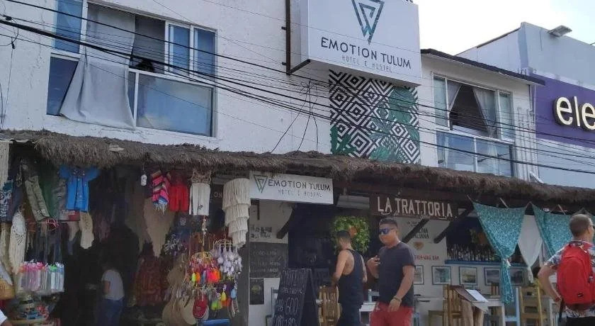 Emotion Avenida Tulum Hotel & Hostal