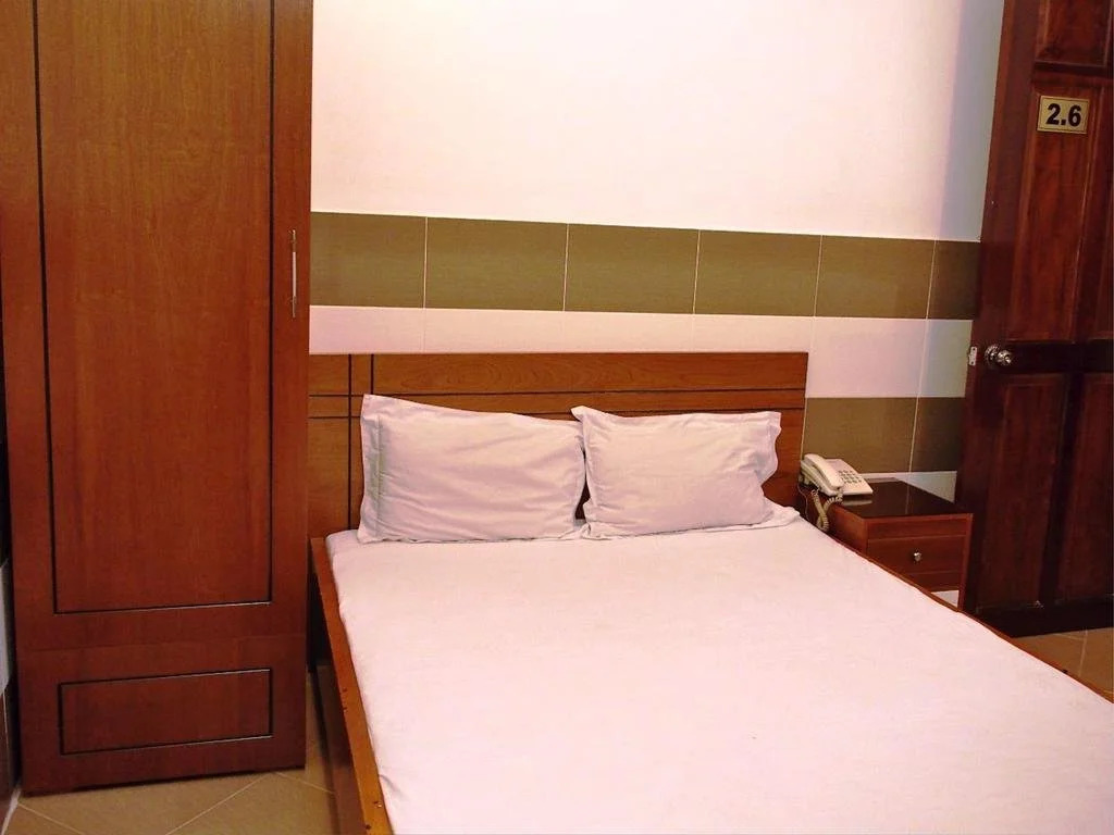 Khách Sạn Lê Ngân Phùng