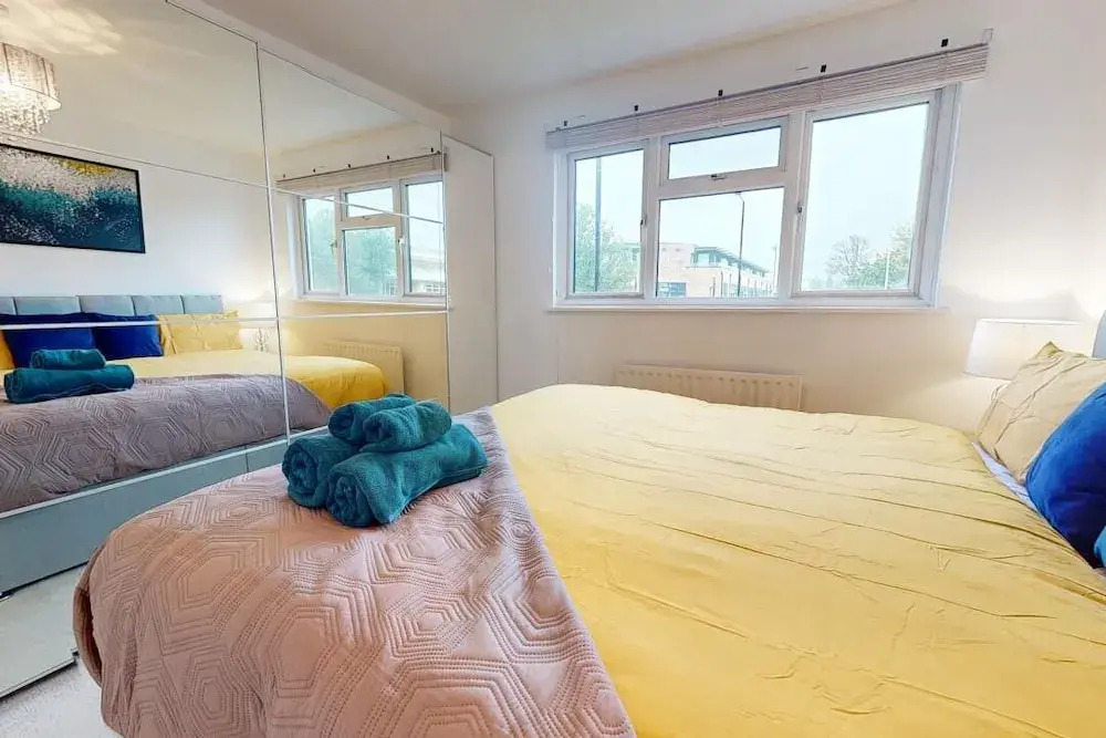 Parlaunt House - 3 Bedroom With Free Parking