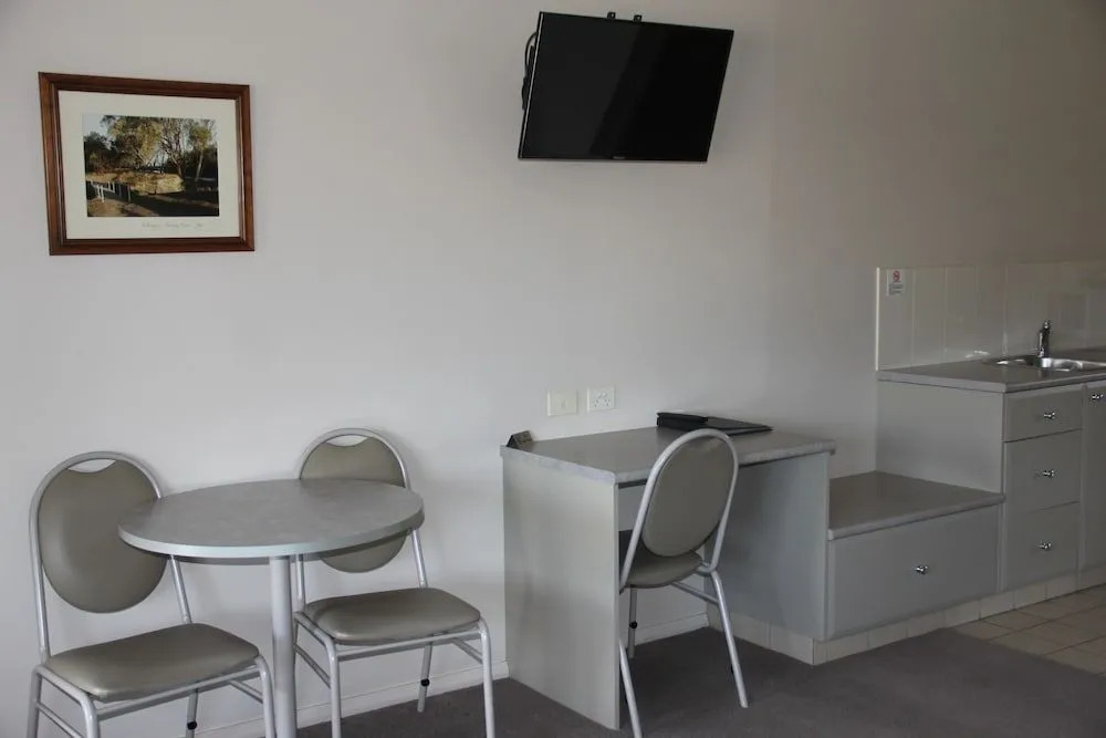 The Saltbush Motor Inn