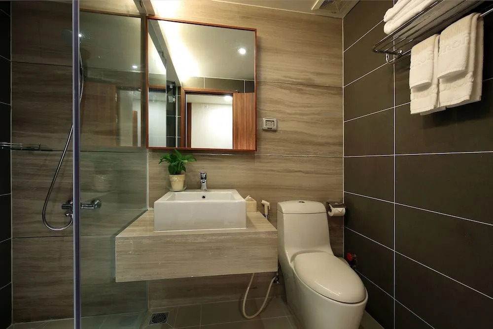 Aurora Apartment by Glenwood