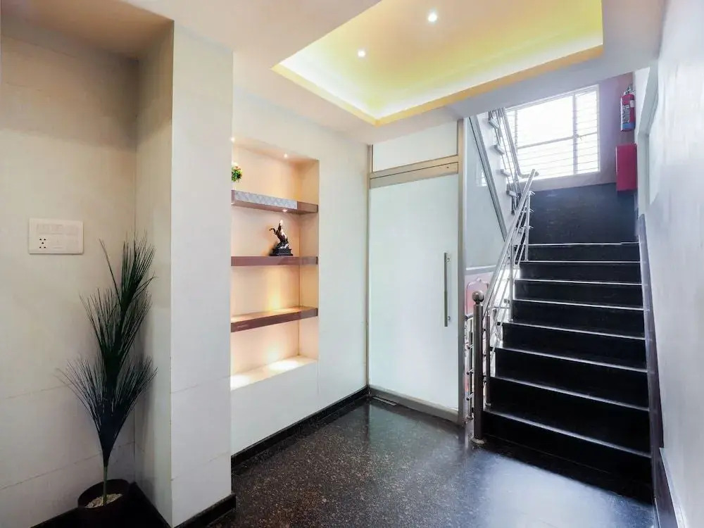 Royal Cottage by OYO Rooms