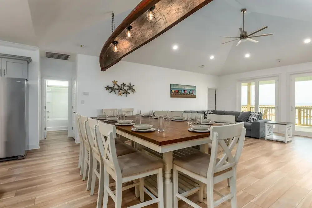Beautiful C's - 2924 Bienville Blvd 5 Bedroom Home
