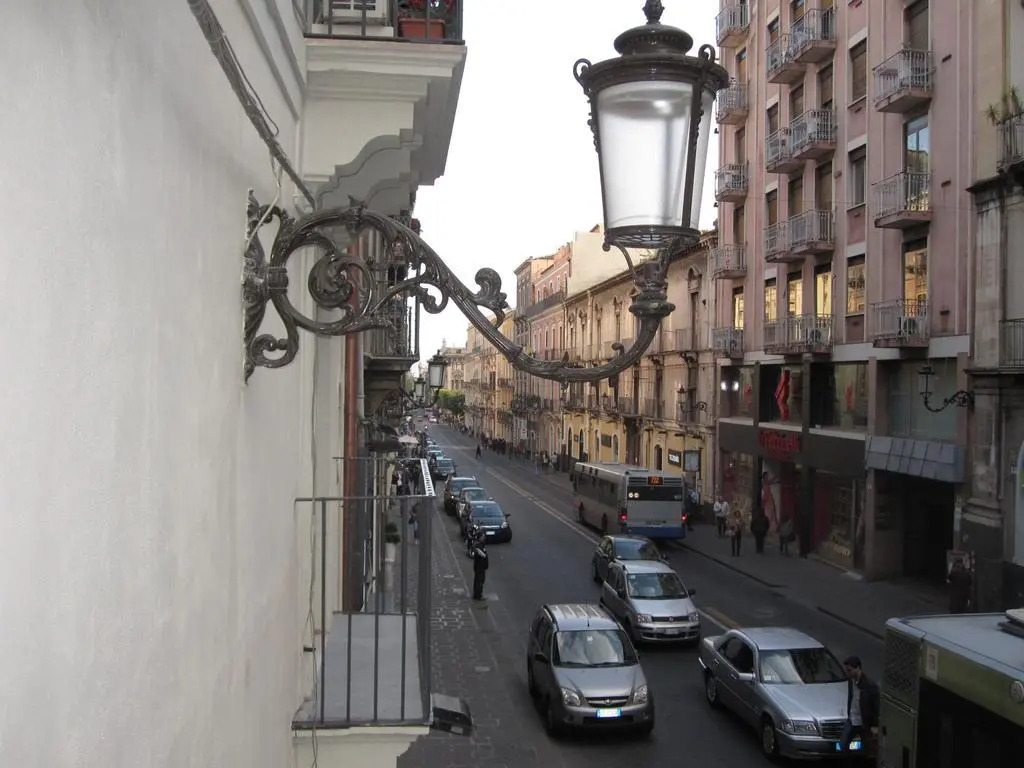 Ampio Appartamento In Via Etnea