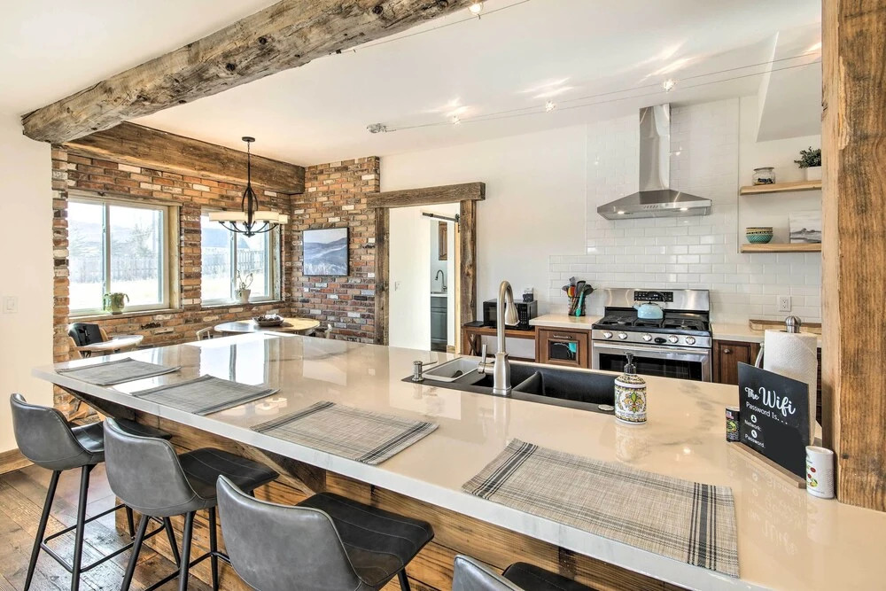 Livingston Home: Your Yellowstone Basecamp