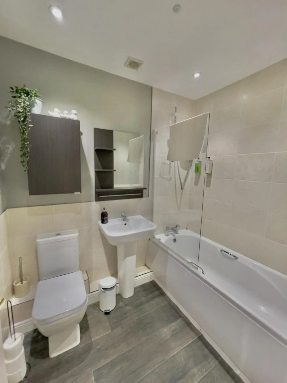 Monkbridge Mews Apartment