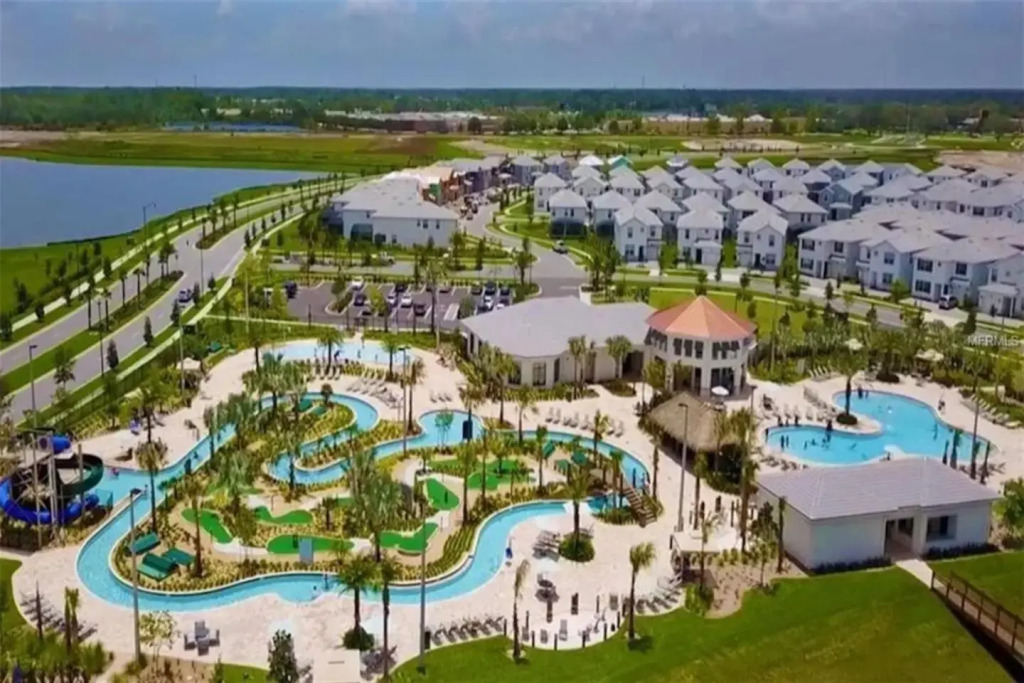 H - New 2 Bedroom Condo - 5 Miles to Disney - Free Water Park