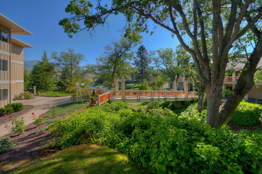 Ashland Hills Hotel & Suites