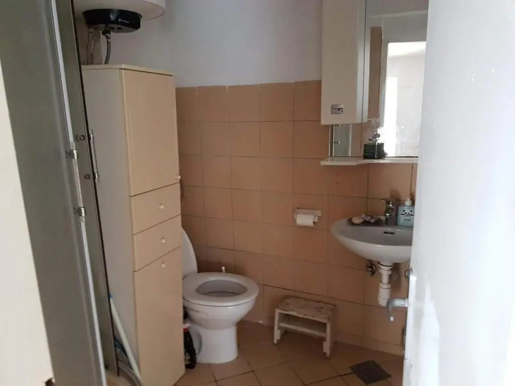 Drvenik, Apartman 1m from sea