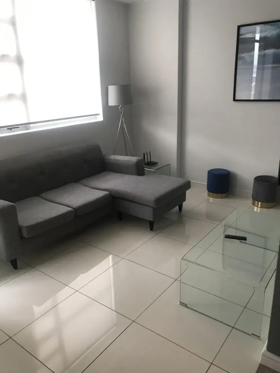 Easy Stay - The Median Rosebank