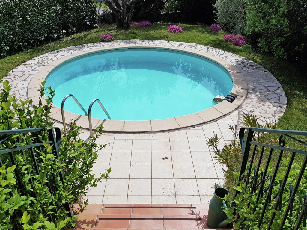 New Villa, Round Swimmingpool, Beautiful View