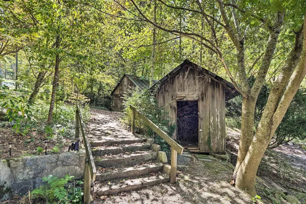 Whimsical Bat Cave Cottage w/ Fire Pit!