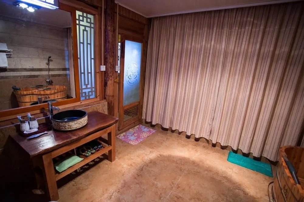 Lianxianju Hotel