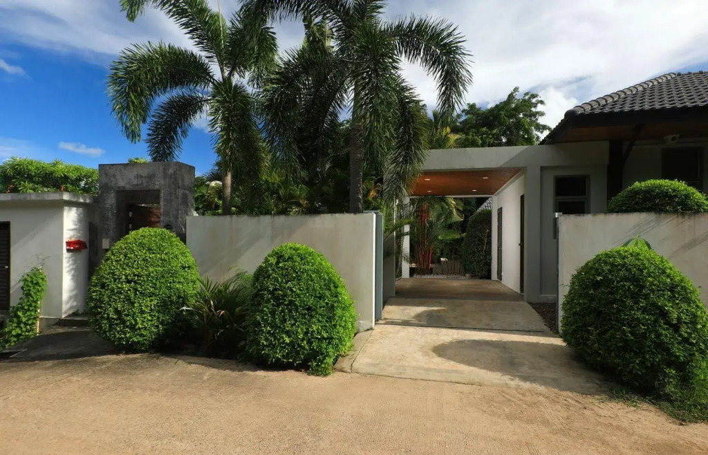 Villa Heni Private pool 3BR villaNaiharn beach