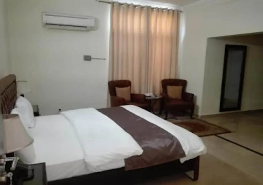 Imperial lodges