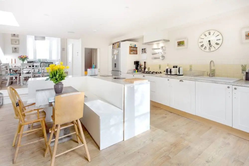 Stunning 4 Bedroom House in West London