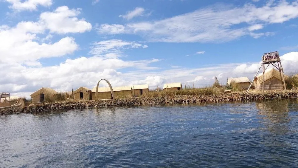 Uros Suma Uro Lodge
