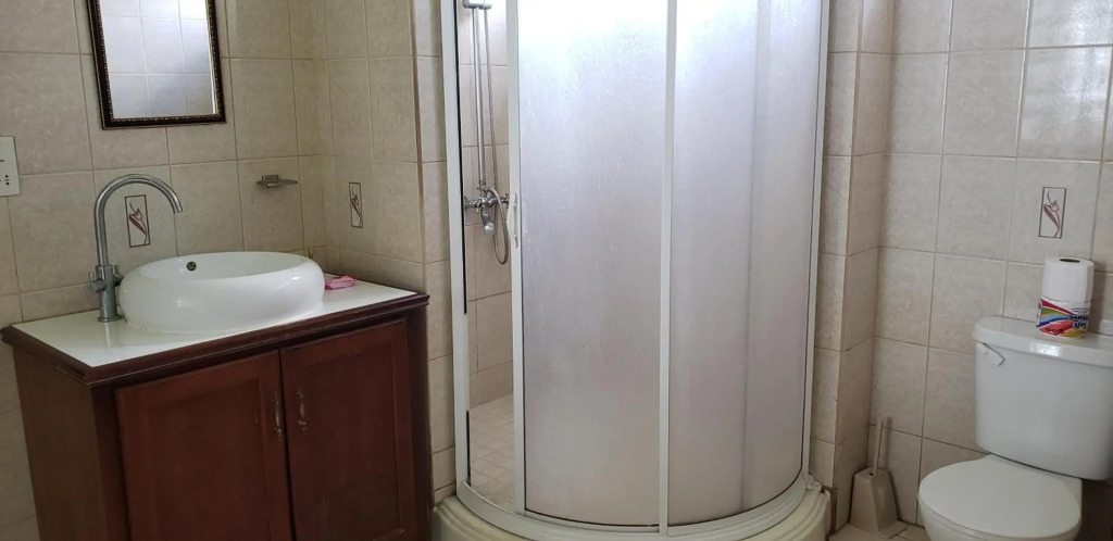 Unit 5/6 Private Apartment - Roseau
