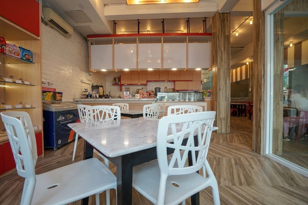 OYO 1270 Residence 8