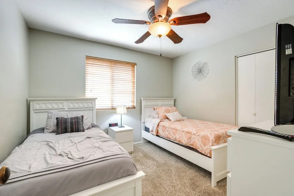 Phoenix Home w/ Pool, Near Golf, Hiking & More!
