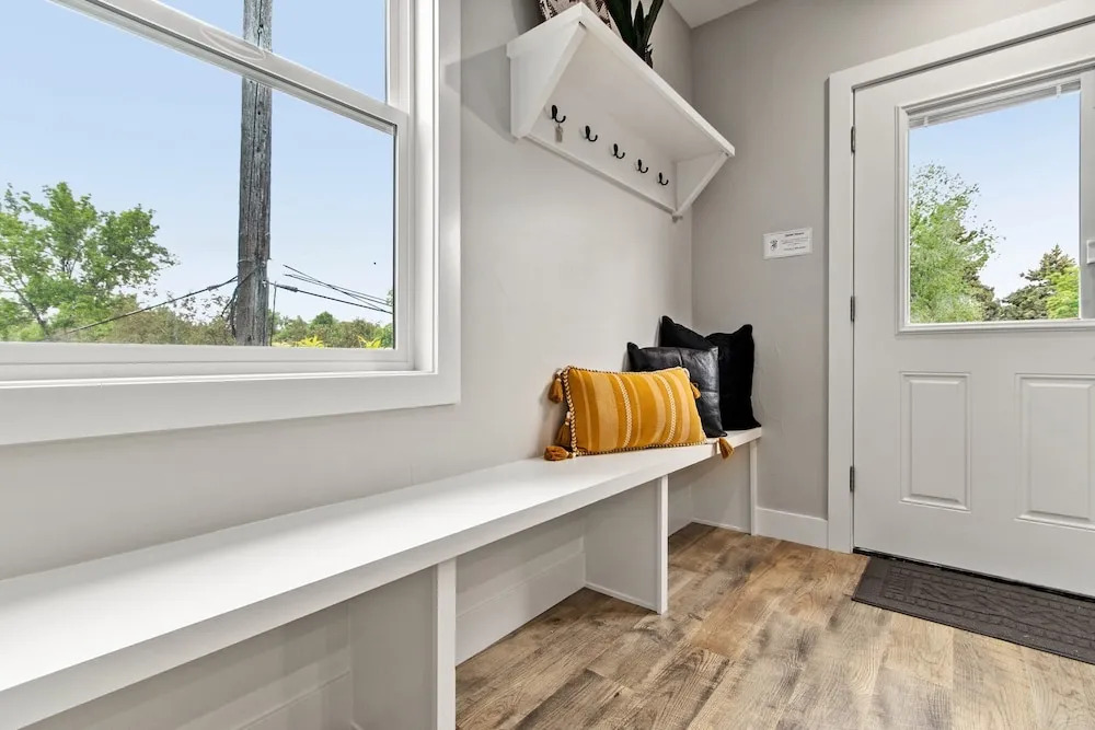 Spacious Downtown Apartment – Walk to Old Town Fc!