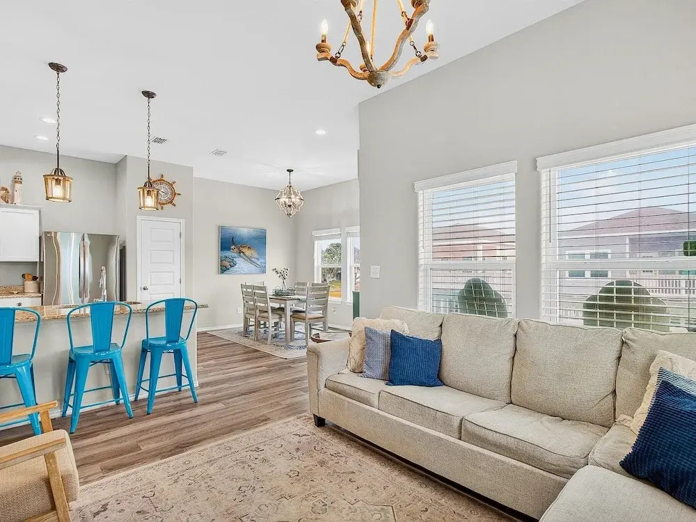 Turtle Cove 3 Bedroom Home by RedAwning