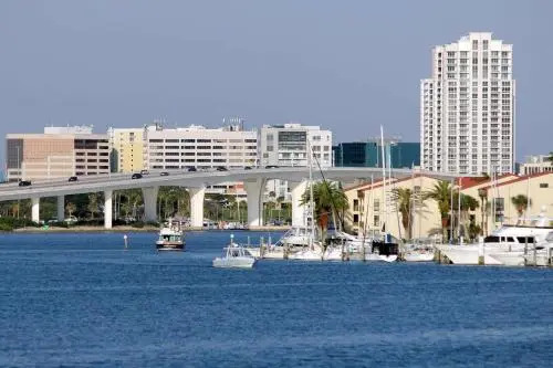 201 Harborview Grande