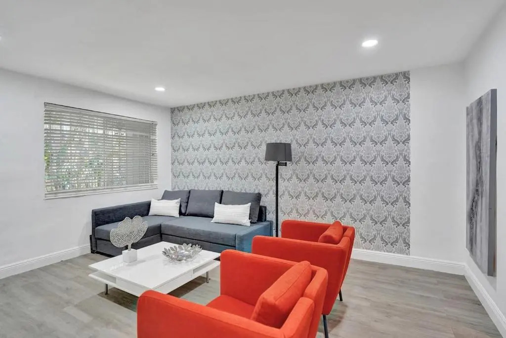 Biscayne deluxe private house 4br2bath free parking garden BBQ