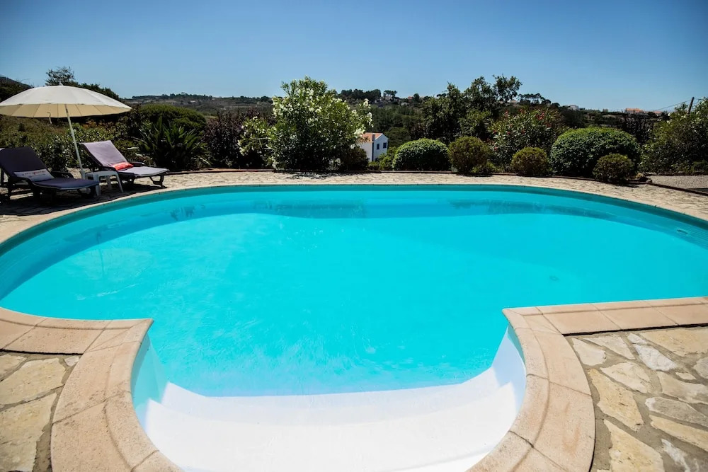 House with One Bedroom in Mafra, with Wonderful Mountain View, Pool Access, Enclosed Garden - 5 Km From the Beach