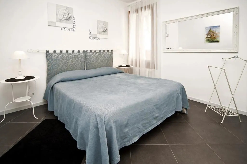 Anzolo Palace - Rooms & Apartments