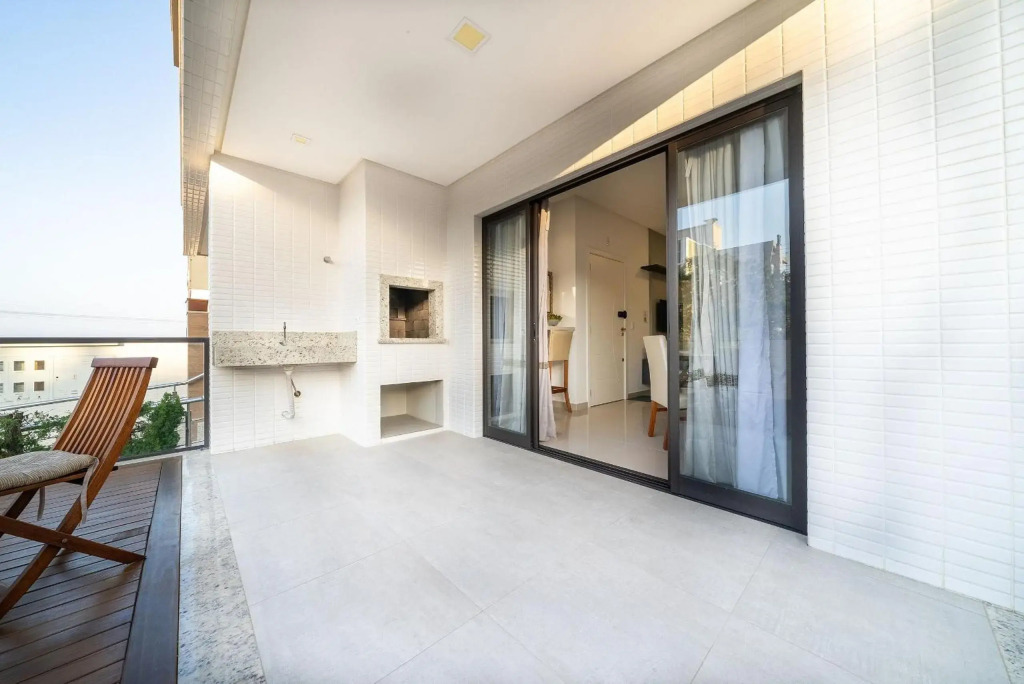 156 - Lindo apartamento a 50mts do mar em Canto Grande