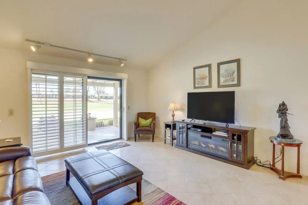Spacious Condo w/ Mtn Views in Palm Desert!