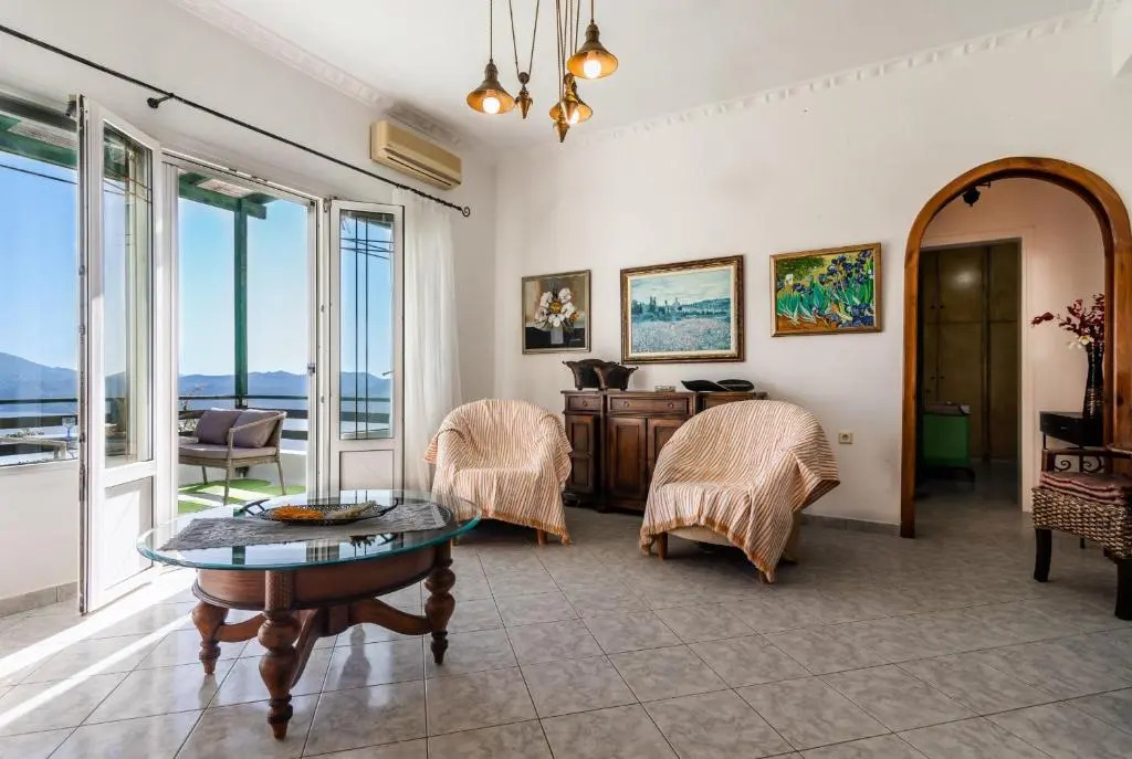Melisses Sea View House & Studio