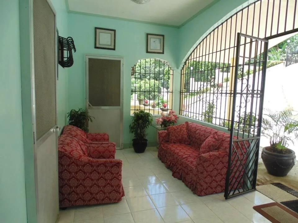 Royal Taal Inn