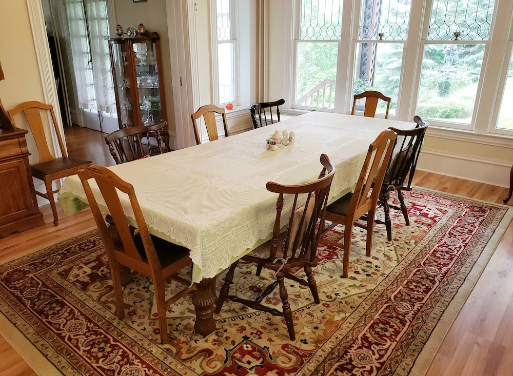 Hudson Manor Bed & Breakfast