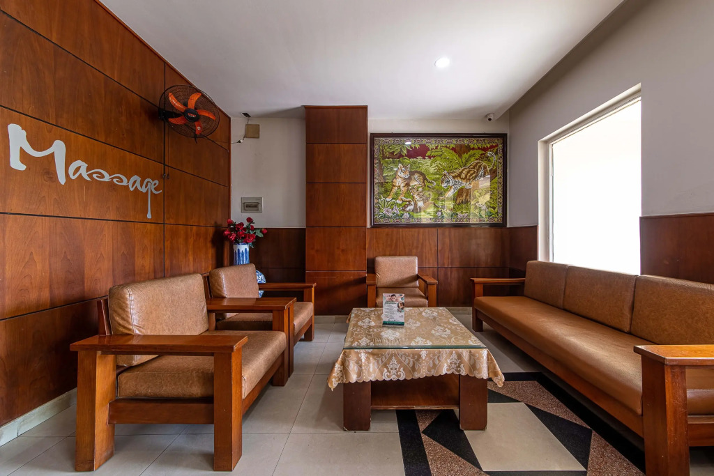 Phong Lan 2 Hotel