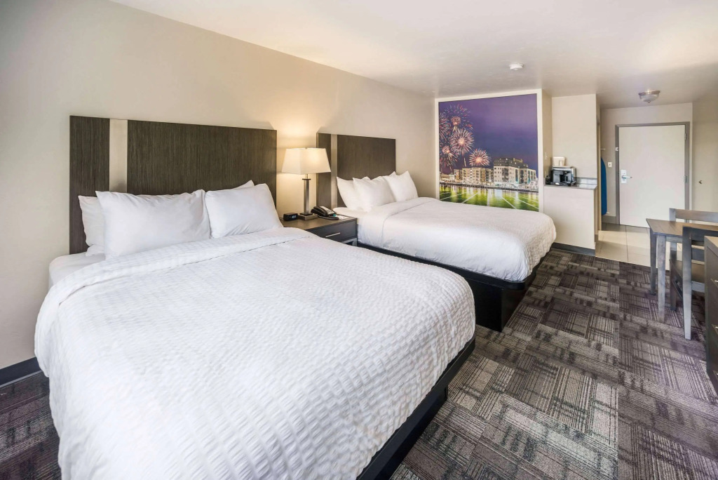 AmericInn by Wyndham Green Bay Near Stadium