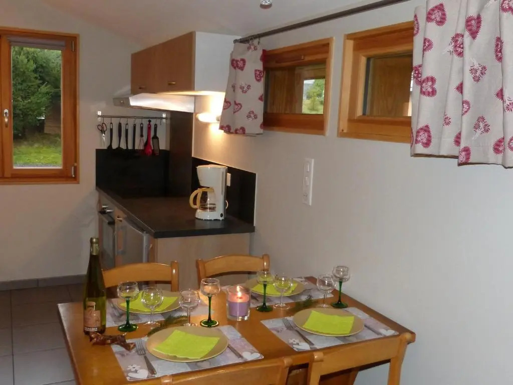 Chalet romantique avec terrasse, confort moderne, proche activités nature et ski à Cornimont - FR-1-589-41