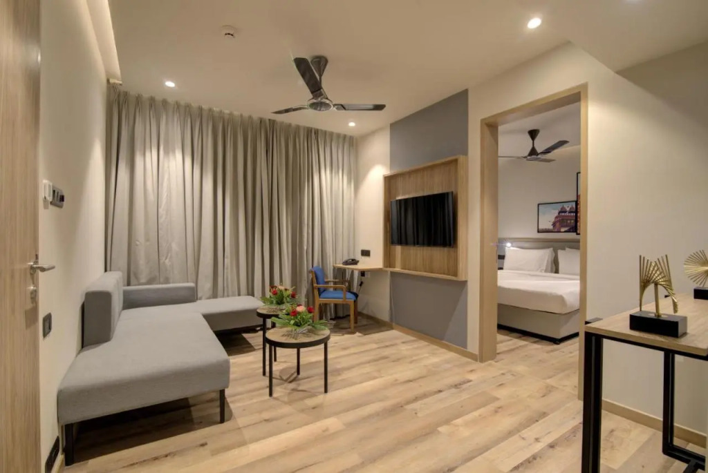 7 Apple Hotel Pratap Nagar