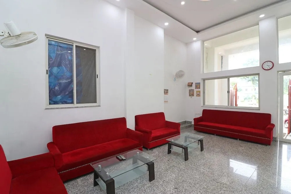 OYO 18587 Alok House