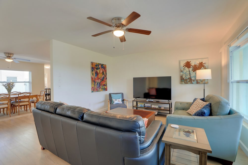 Fun in the Sun: Largo Home < 1 Mi to Beach Access!