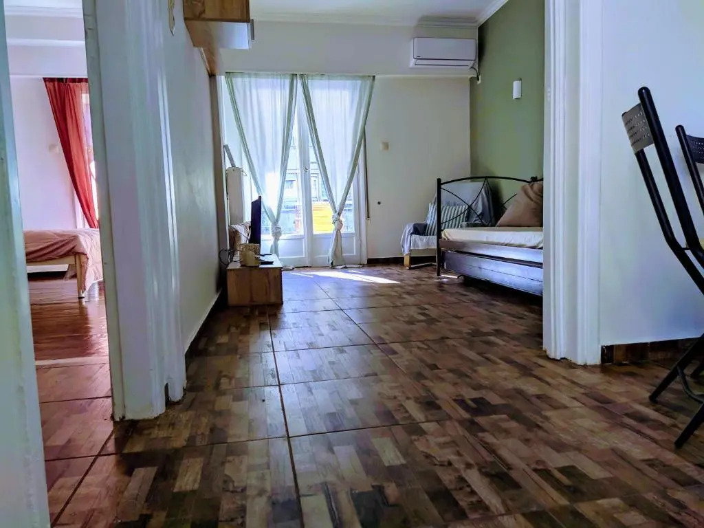 Athena's Home, Sunny Balkony 100m from metro!