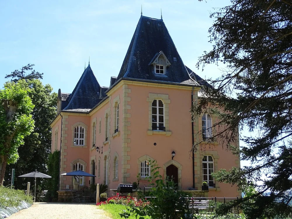 Vineyards and Valleys: A French Hide-in