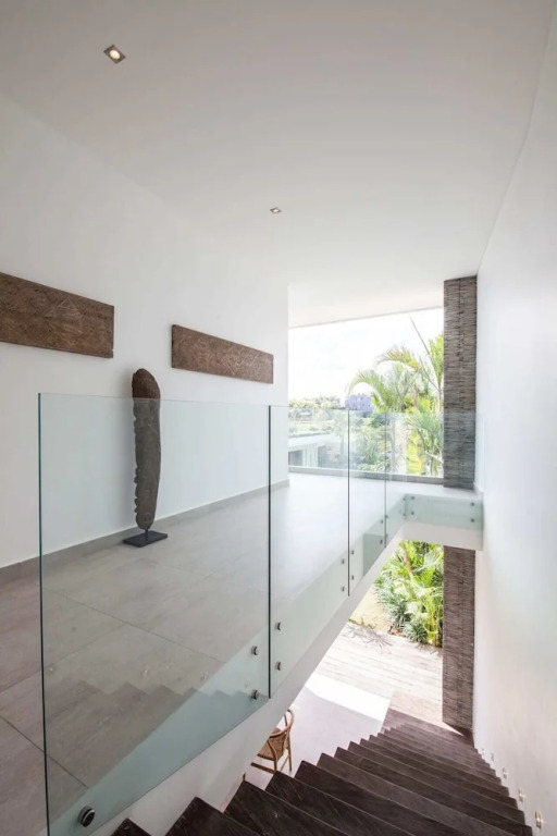 Villa Hugo - Luxury 4BR Private Villa, Walking Distance to Berawa Beach