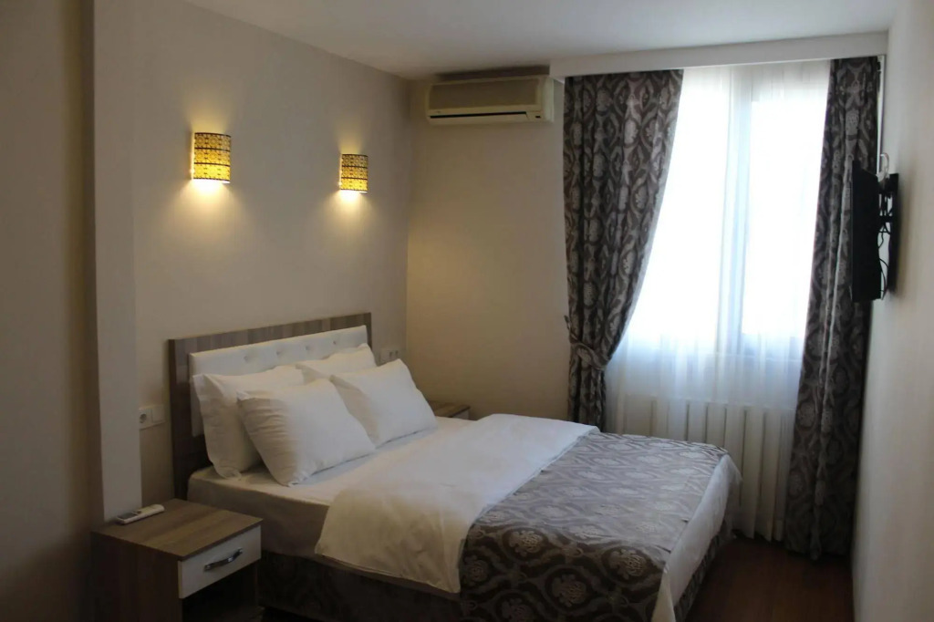 Ararat Hotel